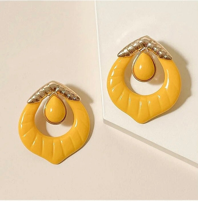 Vintage Curry Cocktail Earrings