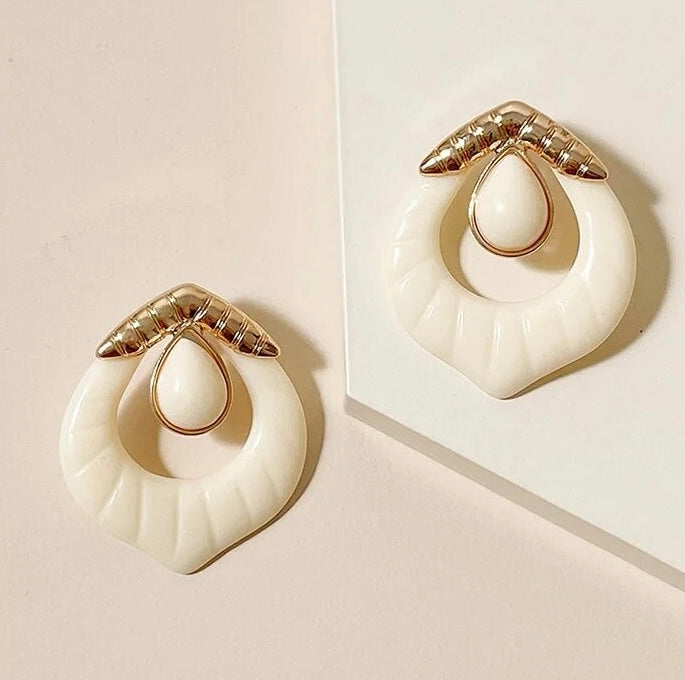 Vintage Ivory Cocktail Earrings