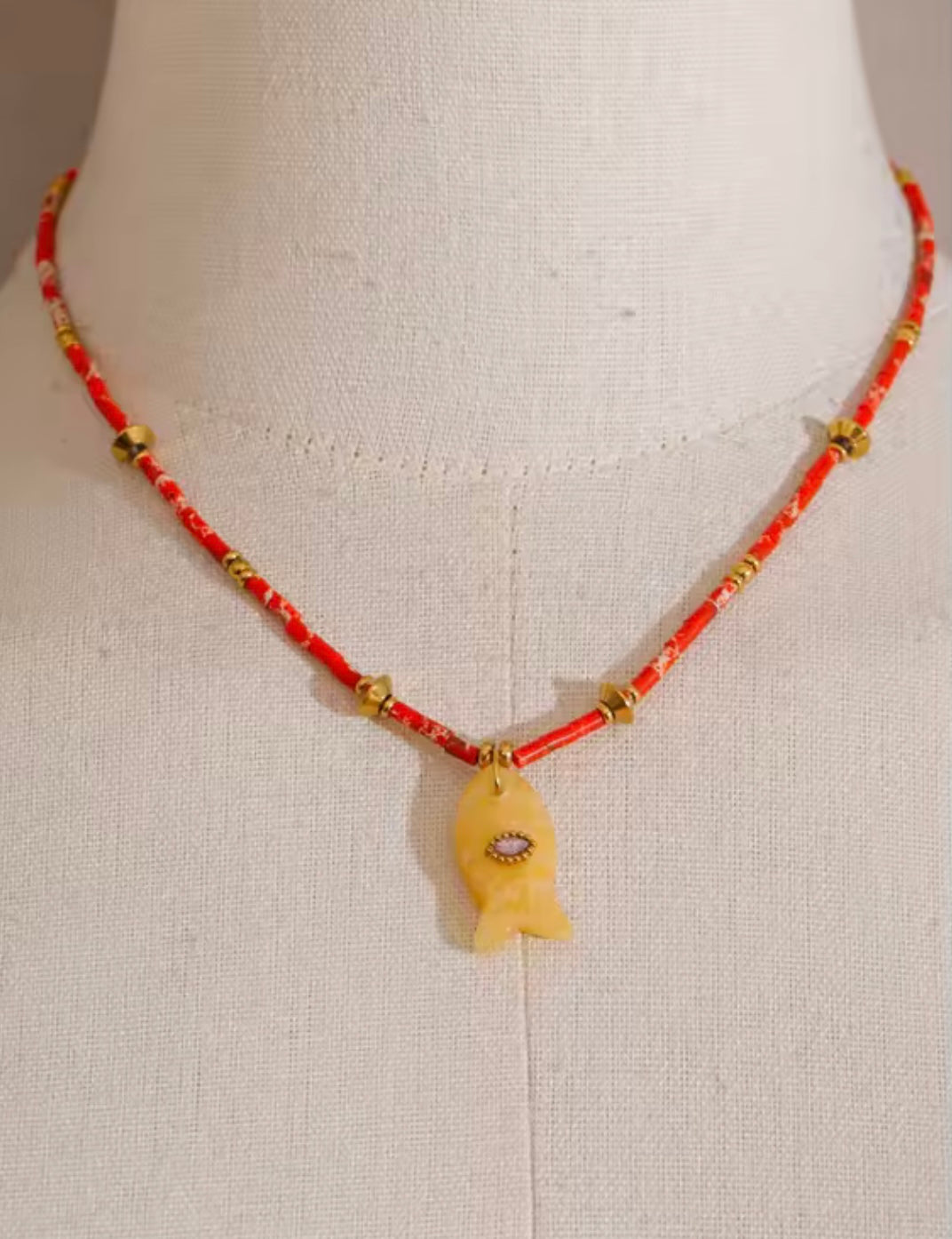 Fishy necklace Yellow