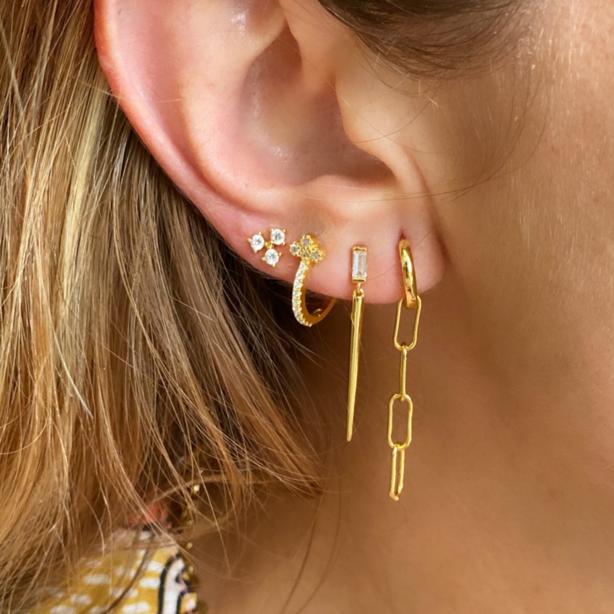 Dots Stud Clear