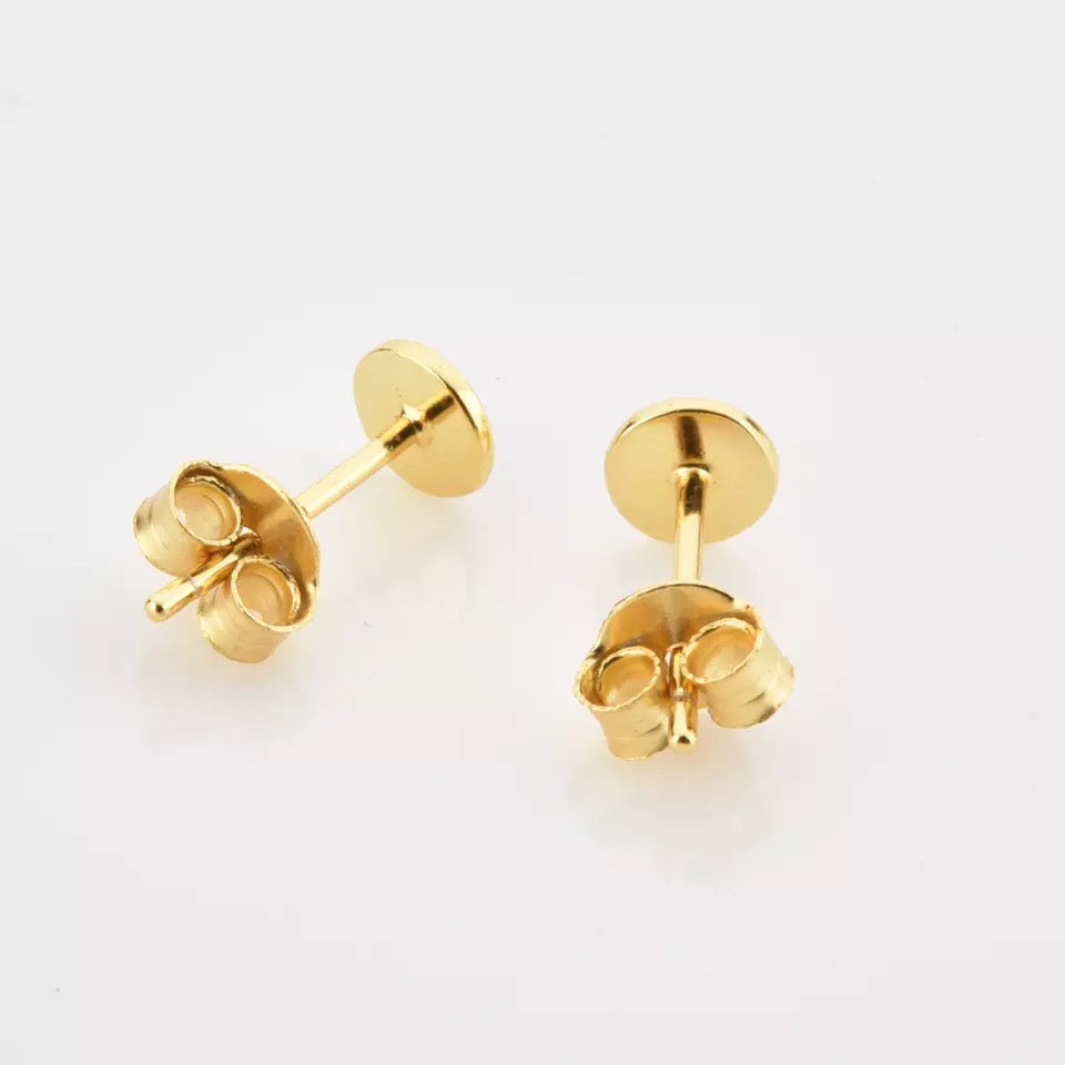 Smile mini stud White