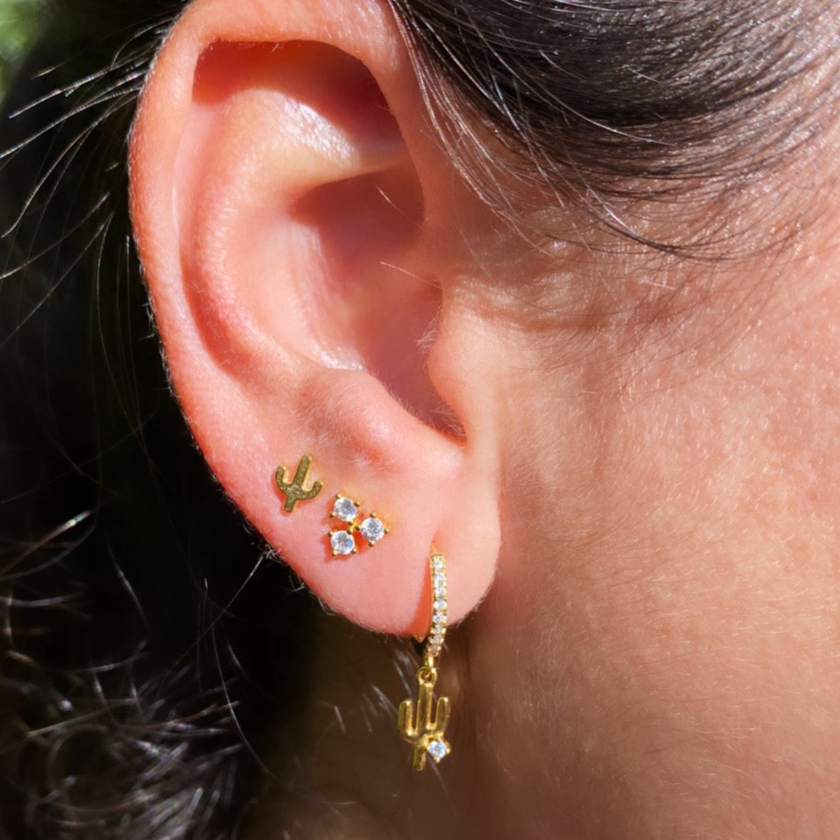 Dots Stud Clear