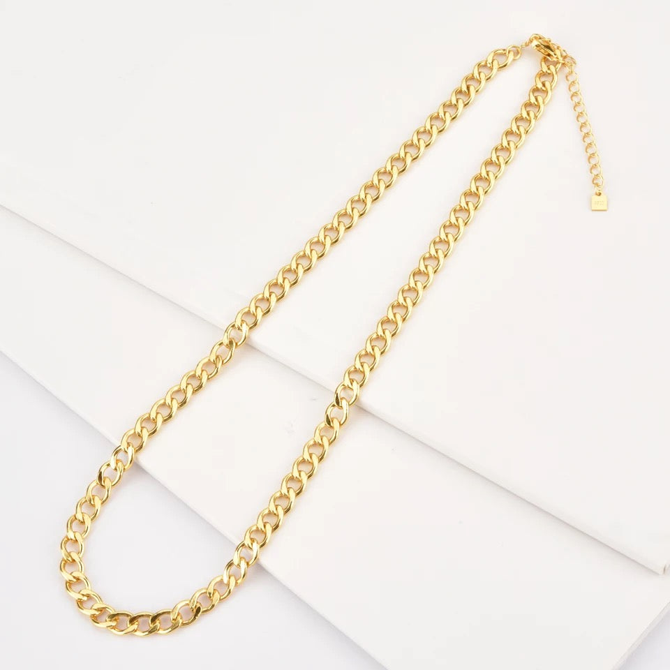 Kazumi Necklace Gold