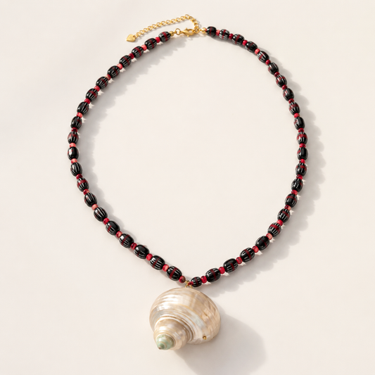 Conch Necklace Black