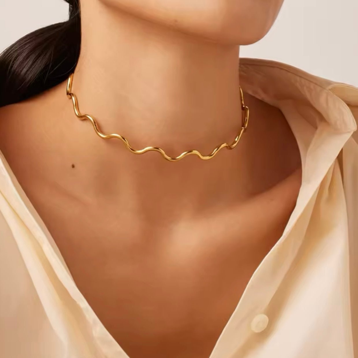 Wavy Choker