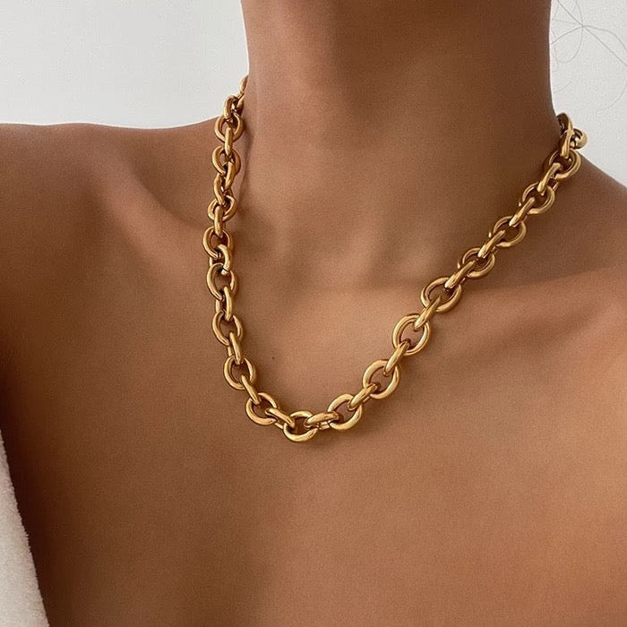 Jackie Necklace Gold